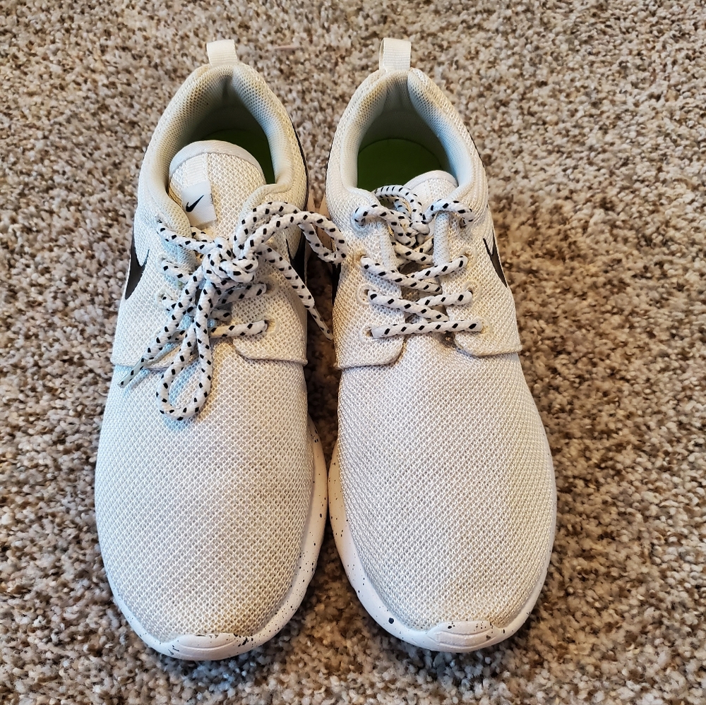 Nike Roshe One size 7
